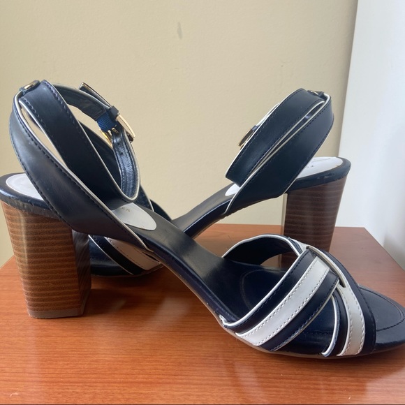 Tommy Hilfiger Block Heel Ankle Strap Sandal - Picture 8 of 12